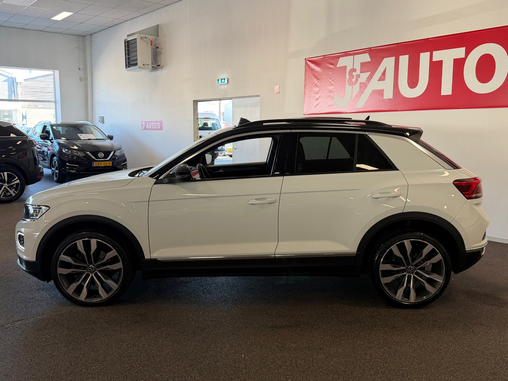 Volkswagen T-Roc 1.5 TSI Sport NAVIGATIE/CAMERA, PANORAMA, ECC AIRCO 50596063-1.jpg | J&F Auto's